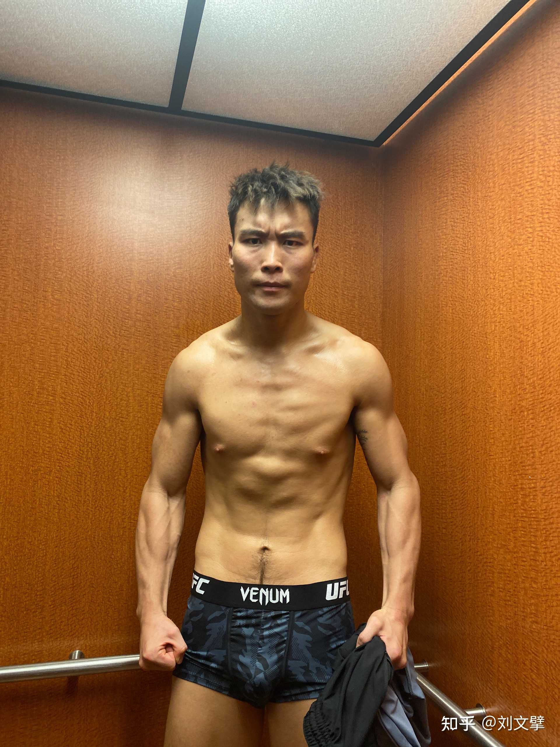 刘文擘 的想法: ufc264,胡耀宗体重通过,周日早6点我