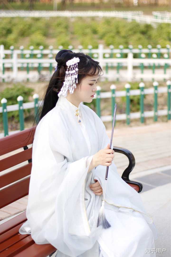 穿汉服的女生「不好看」的是否居多,为什么?