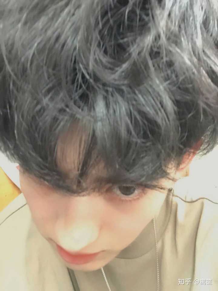 有无高中素人帅哥的照片晒出你们学校最好看的男生的照片跪求