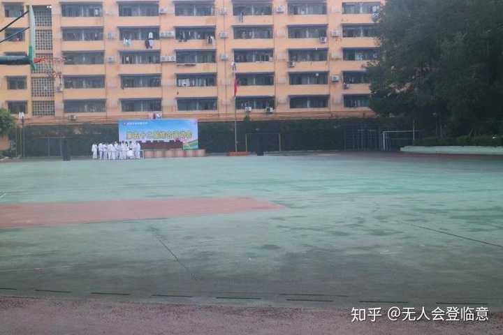 在成都市田家炳高中部上学是怎样的体验?