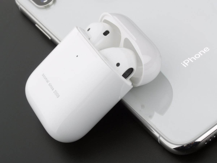 2,苹果airpods2代蓝牙耳机(899元)