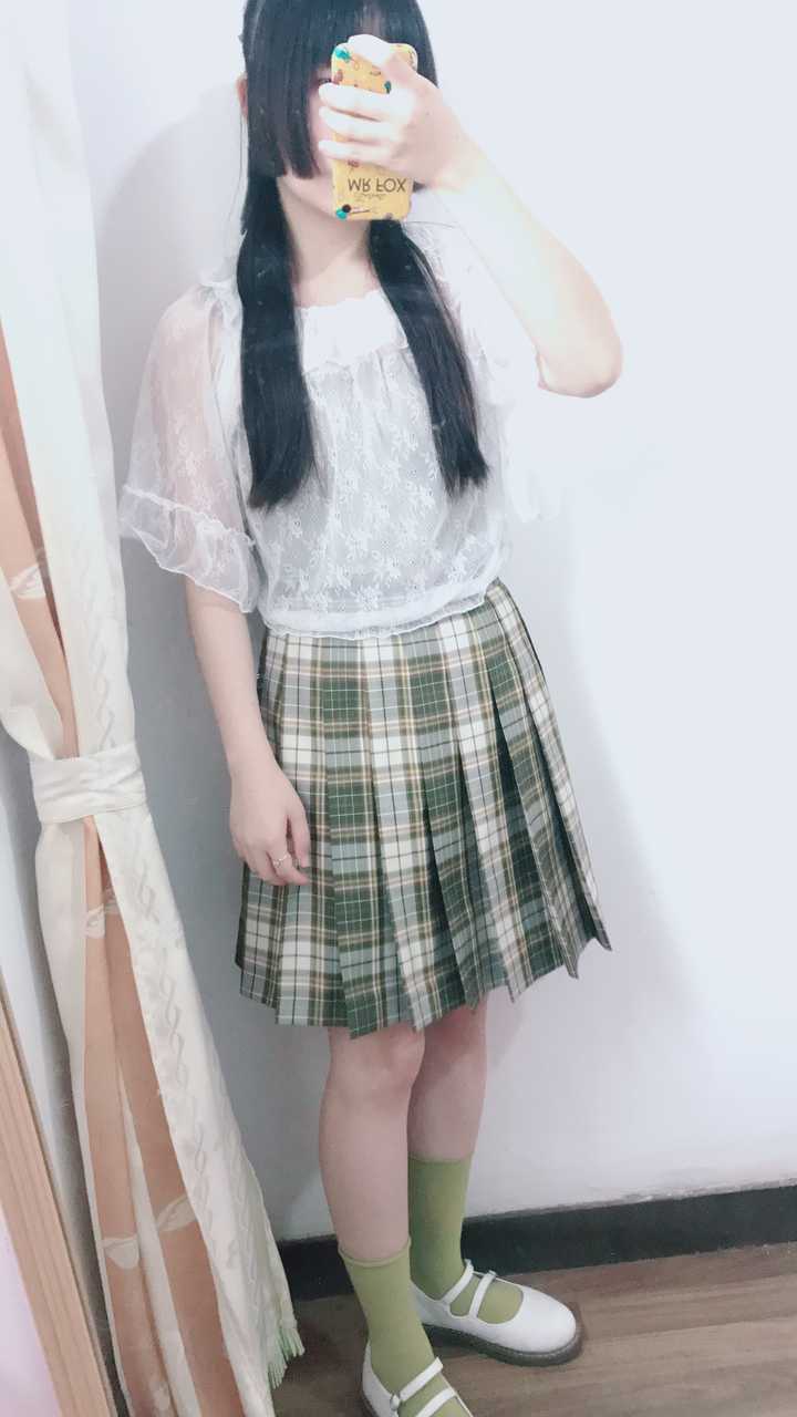 jk 裙怎么搭配其他衣服,不要 jk 服那种?