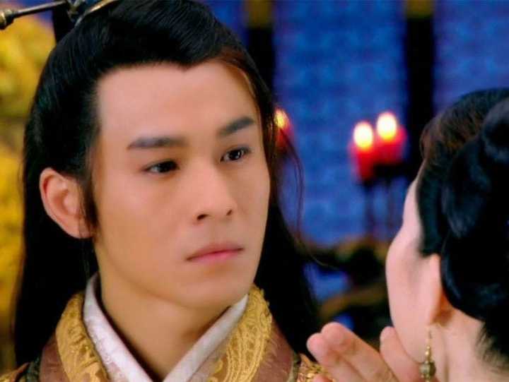 2015年饰演《华胥引》的苏珩和2016年饰演《思美人》的熊槐.