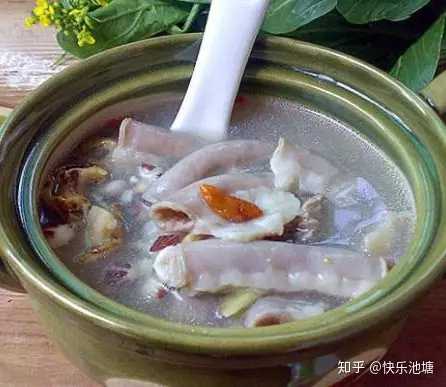 杜仲肉苁蓉煲猪骨汤