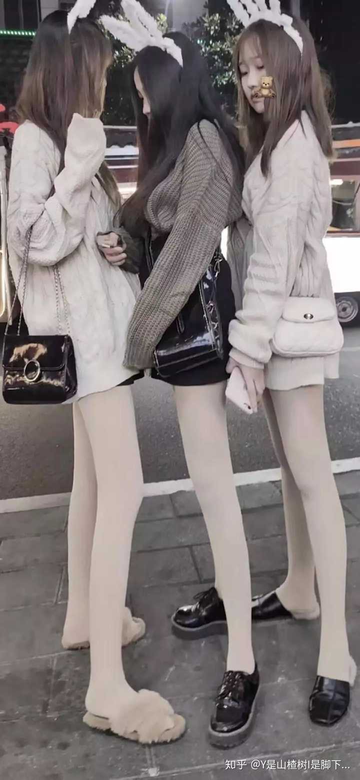 有没有腿特别好看的女生的壁纸推荐?