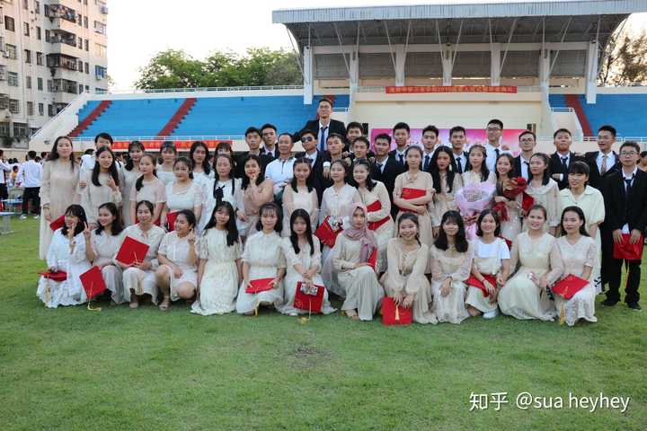 高三学生成人礼穿什么好?