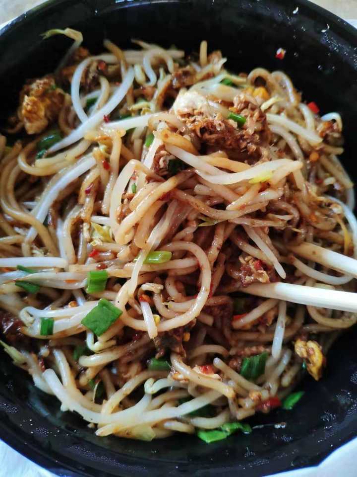我最喜欢的萍乡炒粉,外出归来的萍乡人出火车站第一件事就是吃一碗粉