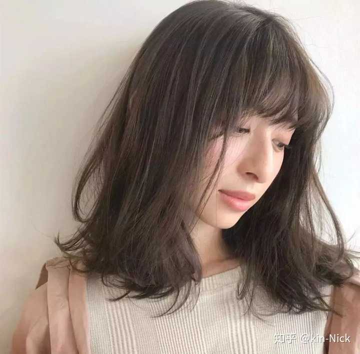 女生自来卷什么头型好看