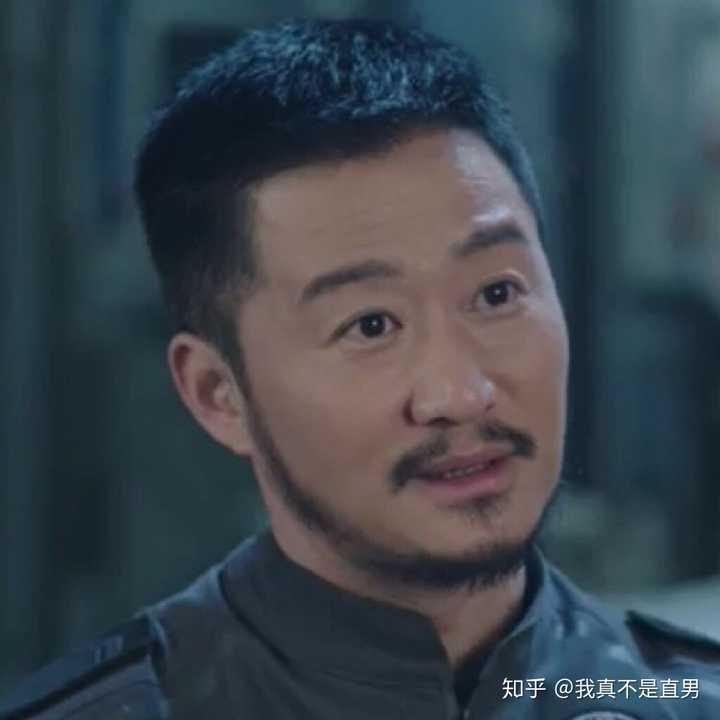 《流浪地球》电影中主人公吴京饰演的刘培强中校与茄子撞脸,且在今年