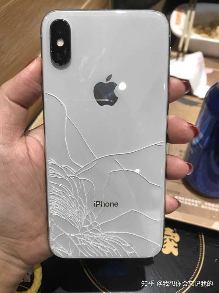 iphonex的后玻璃真的那么脆弱吗,裸机一摔就碎?