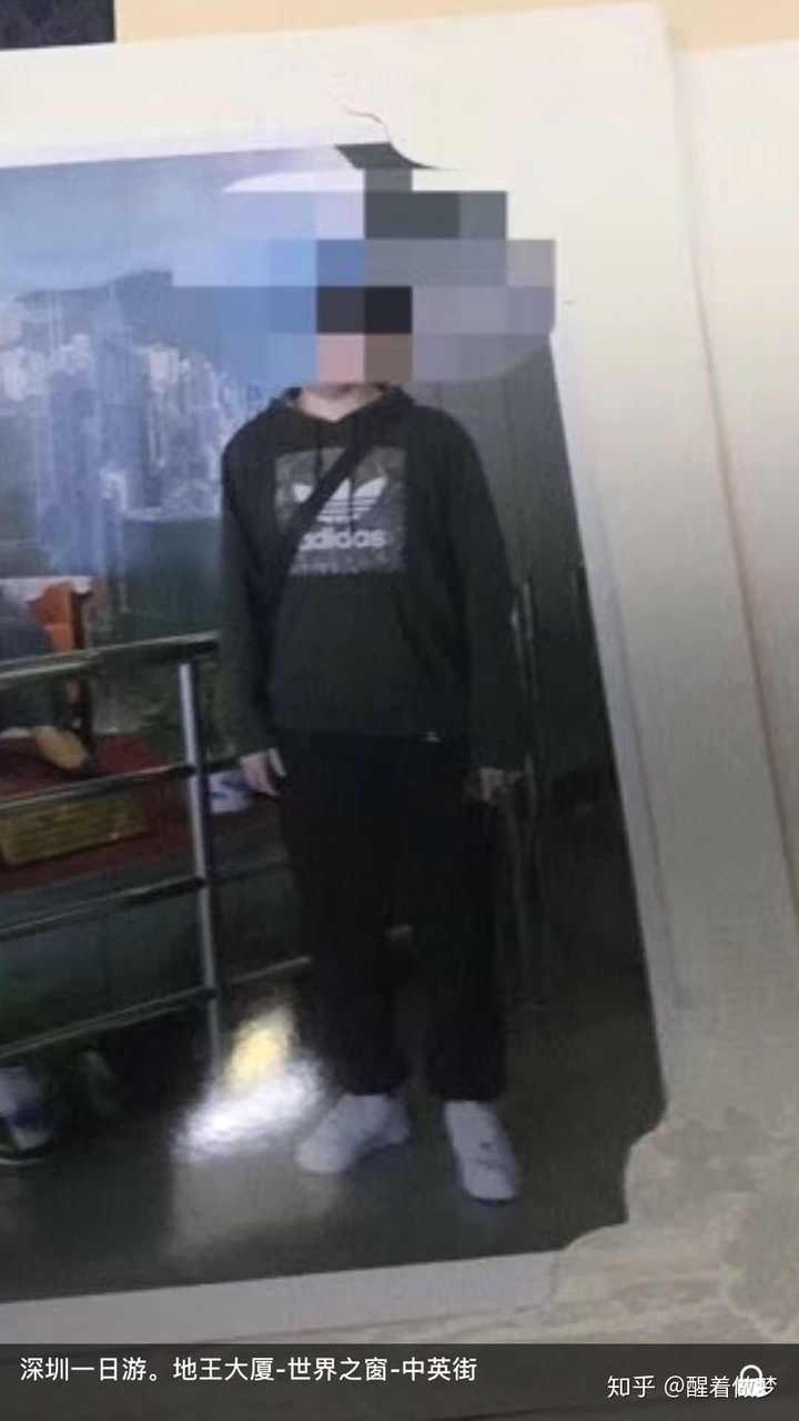 一米八180斤胖吗图片,180cm190斤男生体型图 真的胖很难看,直接上图附上我180斤的照片 差别真心很大,没有对比就没