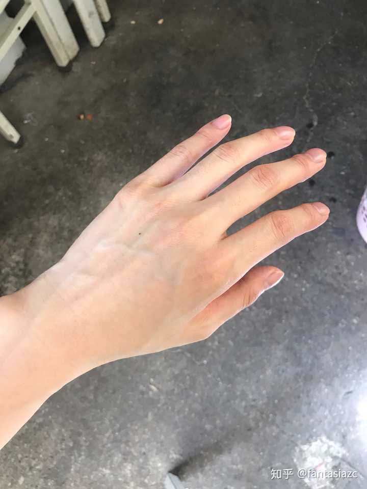 大家都以为我的手是女生的手