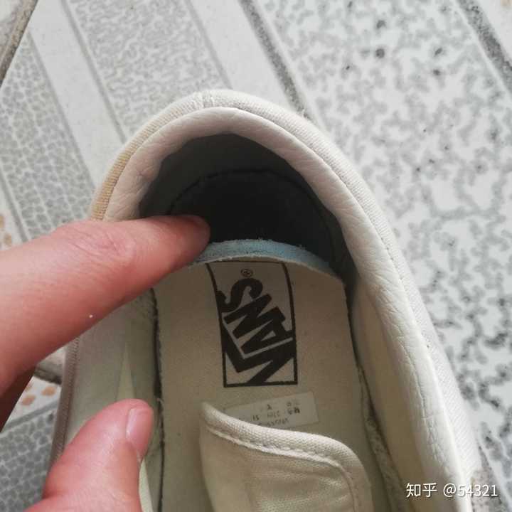 vans放久了 鞋垫都分开了怎么修复?