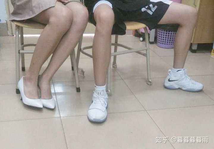 初学篮球的女生如何选择篮球鞋?
