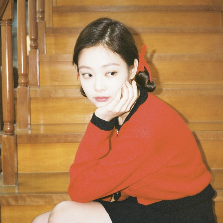 jennie头像霸气,jennie拽姐头像 jennie哪些图可做头像和壁纸?