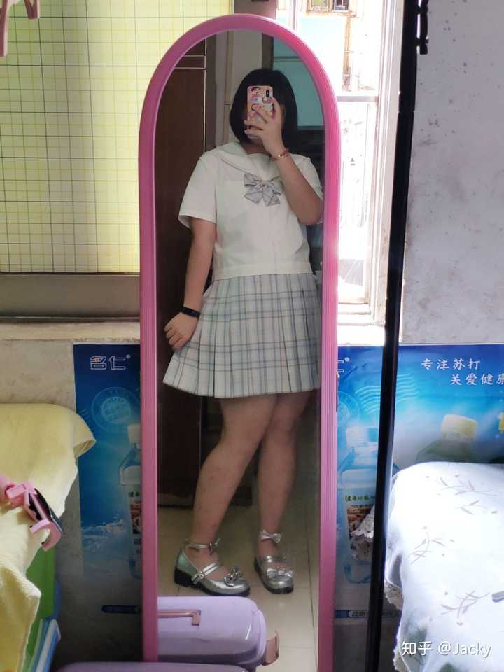 比较胖的女孩子可以穿jk制服吗?