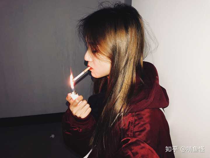 抽烟的女生是什么样的女生?