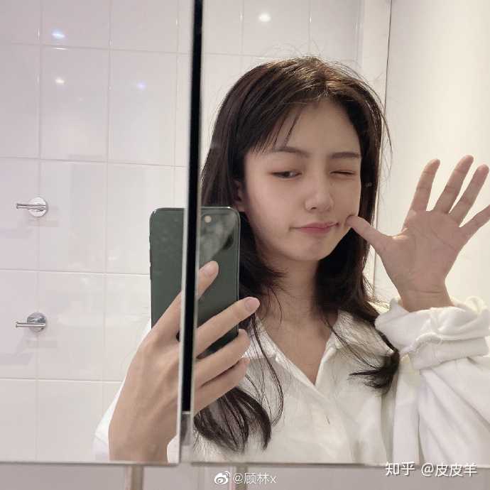 顾林x, 99年,日常在微博上发自拍 写真 美妆 留学vlog(英国纽卡斯尔