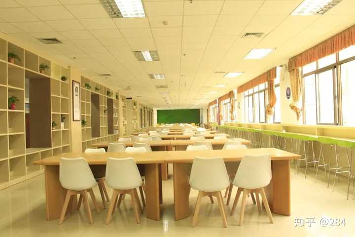 湖南文理学院的图书馆或教室环境如何?是否适合上自习