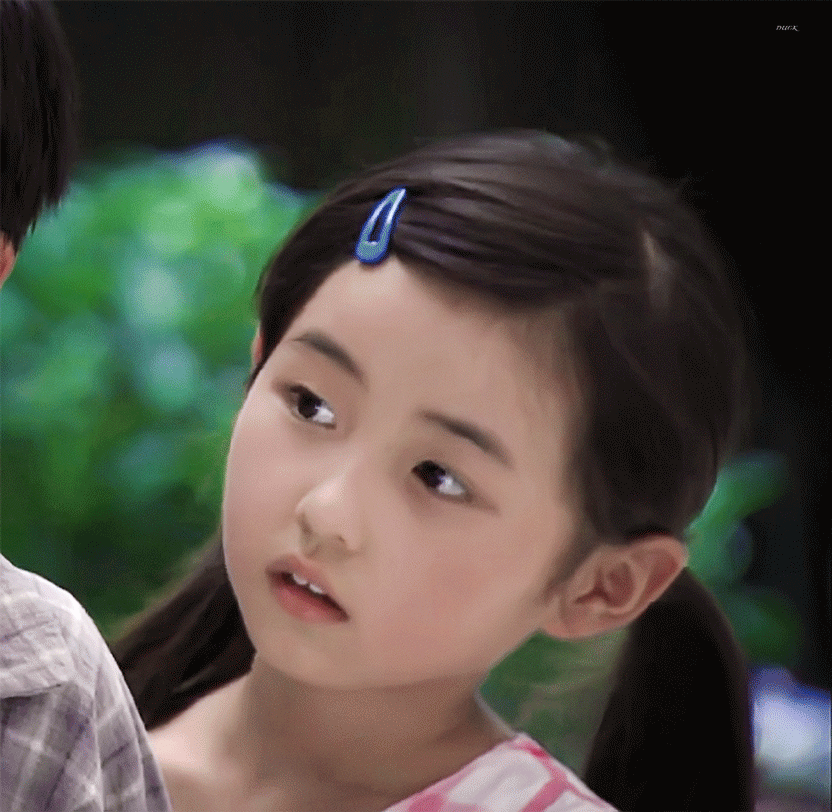 可以分享一些张子枫的短发图片吗?