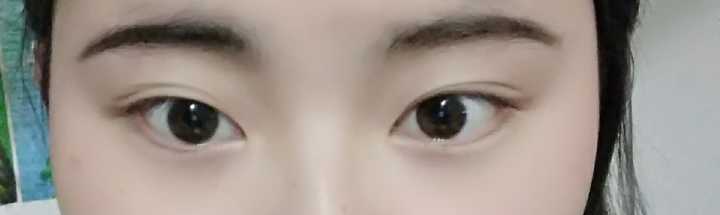 什么是桃花眼?