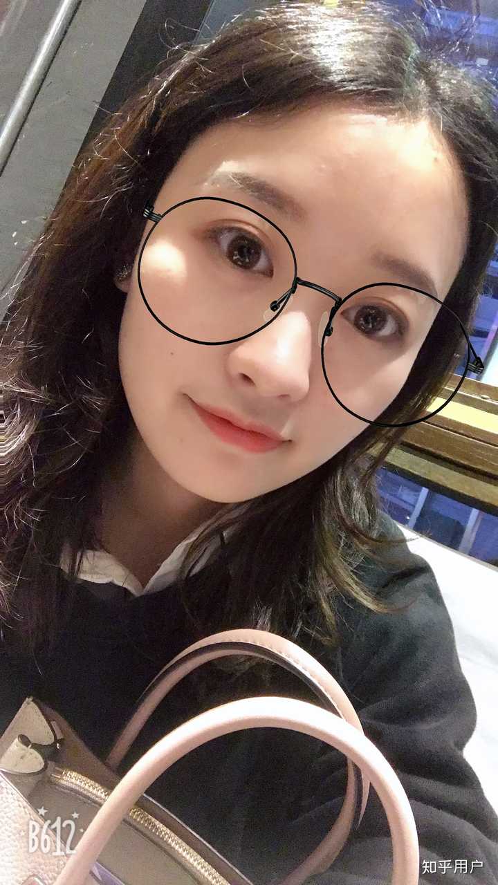 有哪些是同一个人而颜值相差甚远的照片?