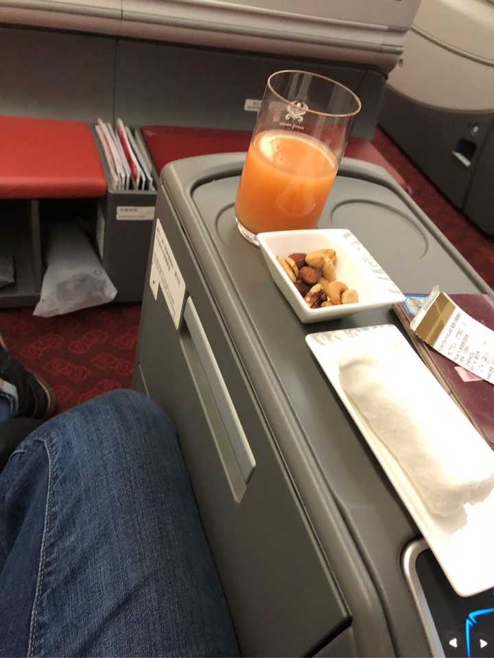各个航空公司的头等舱,公务舱,经济舱有什么区别?