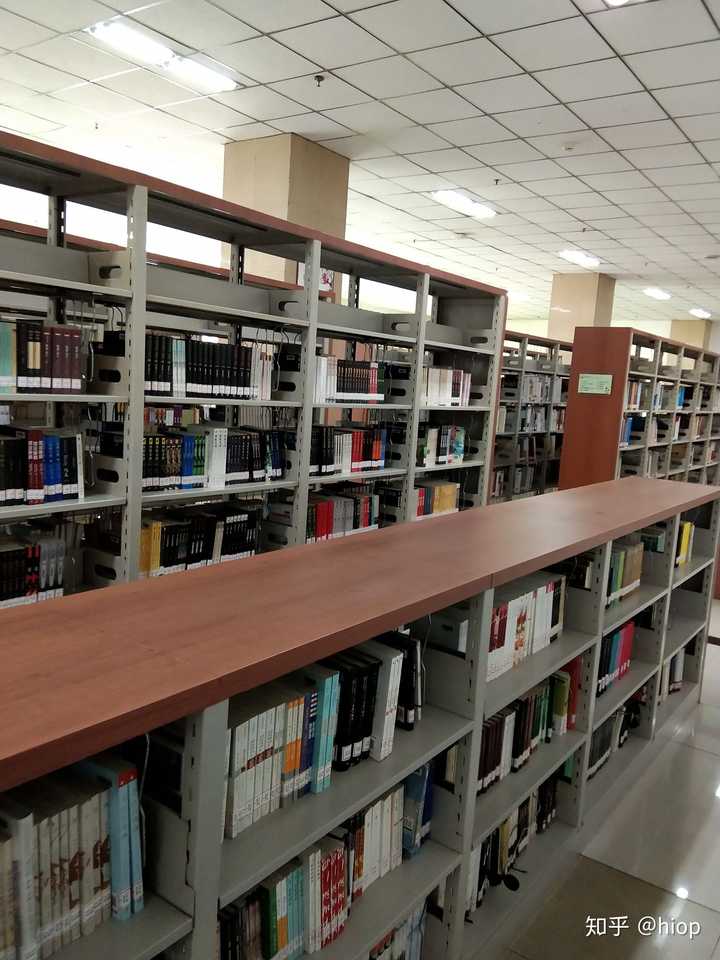 东北林业大学的图书馆或教室环境如何?是否适合上自习