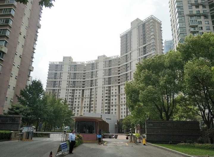 上海汇豪天下坐落于黄浦江边陆家嘴金融贸易区,是凯德置地在上海开发