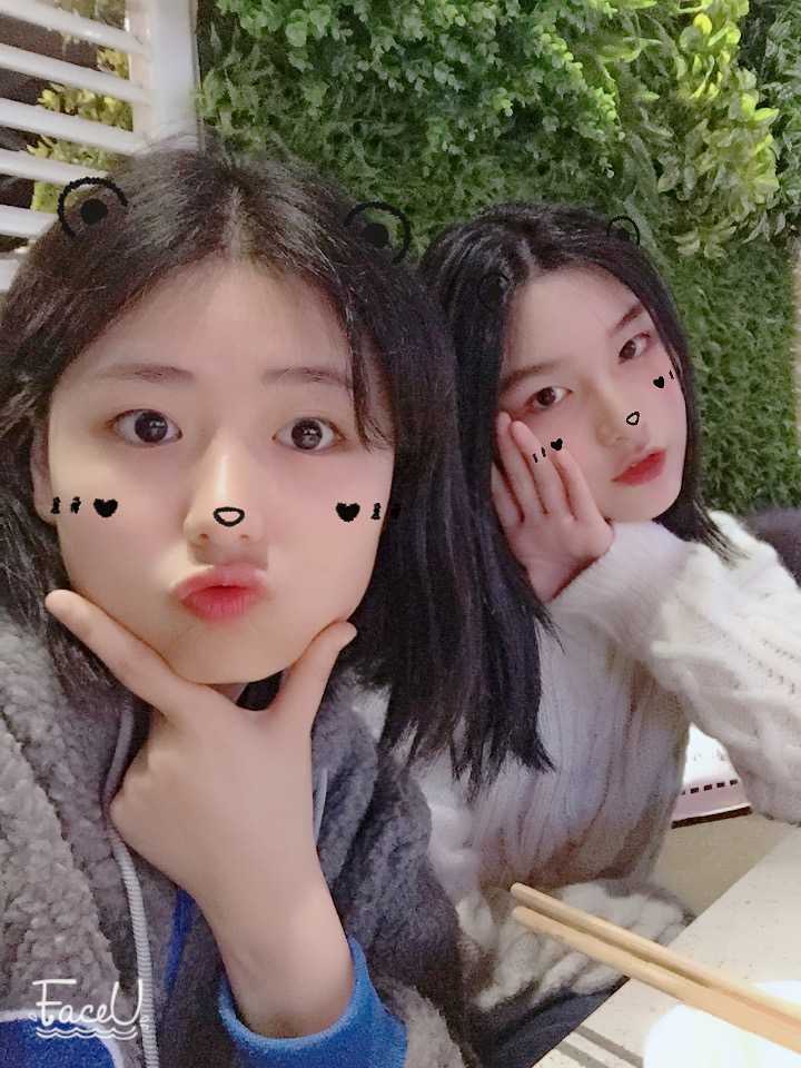 有哪些可爱女生的素颜照?