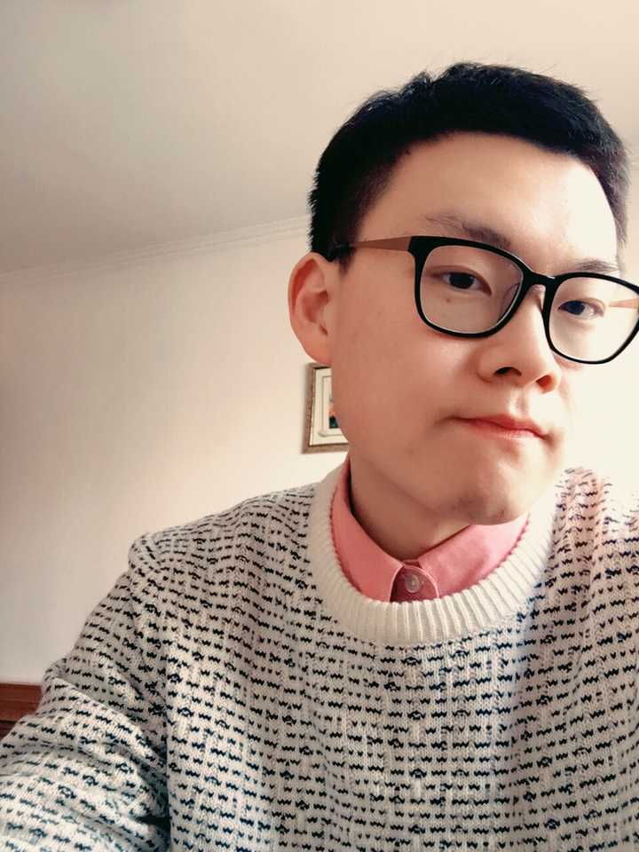 这是昨天拍的了,187,180斤,看起来还可以吧,我只想说,感谢大学!