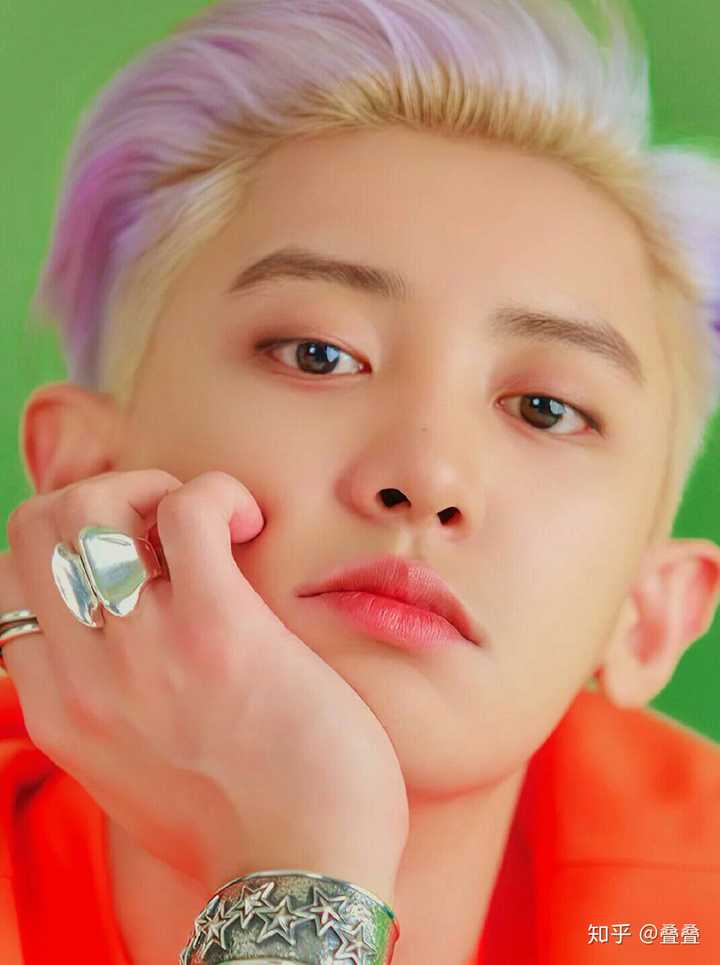 (哈哈)有没有小可爱来分享一下你相册里的朴灿烈的神图?