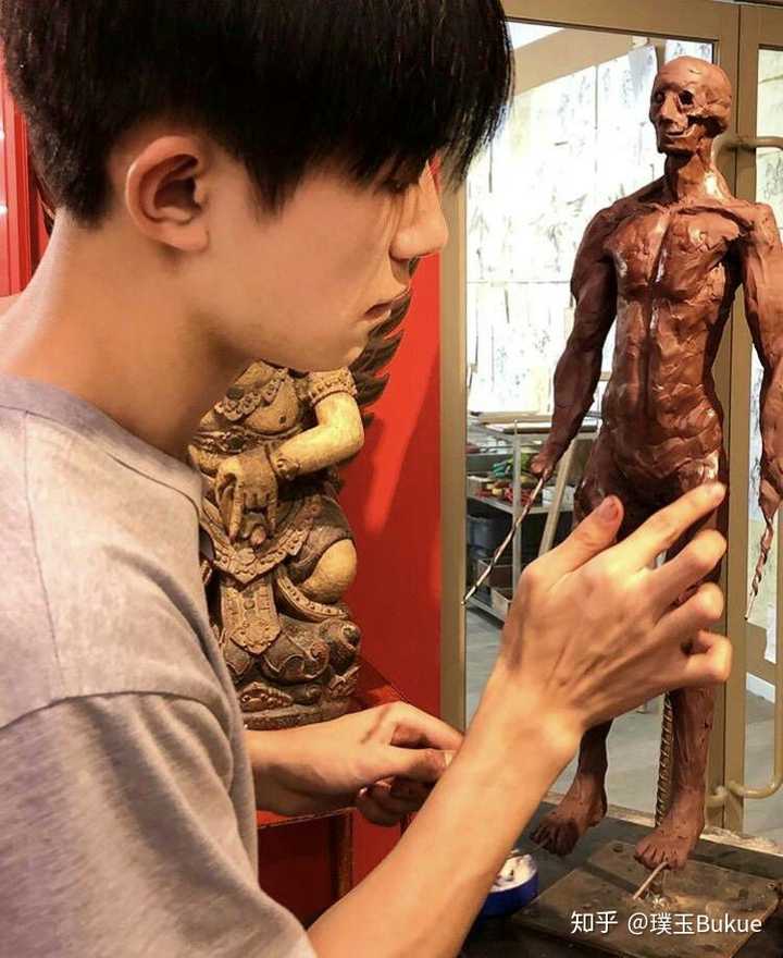 易烊千玺有哪些不常见的照片?