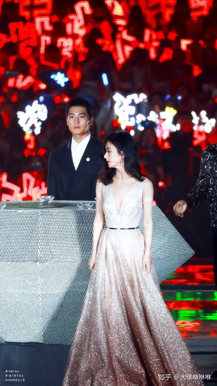 如何评价赵丽颖在2019星光大赏的表现?