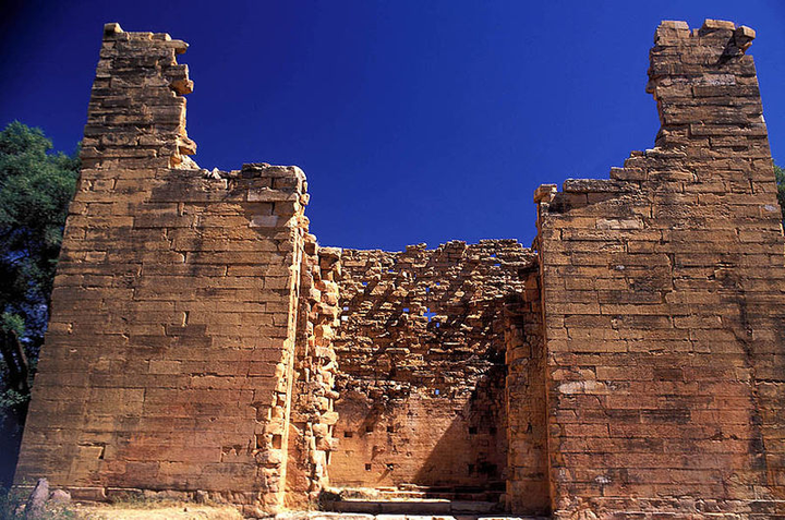 dmt王国首都yeha城的古建筑遗迹.
