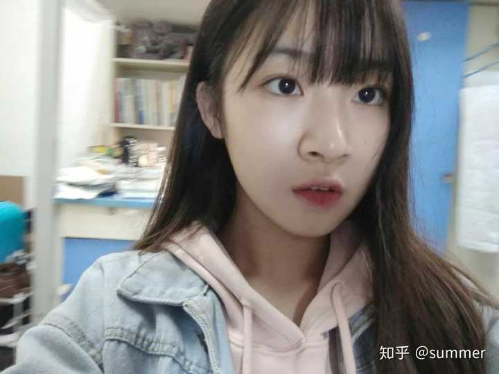 高中时素颜就好看的女生长大化妆后岂不是逆天吗?