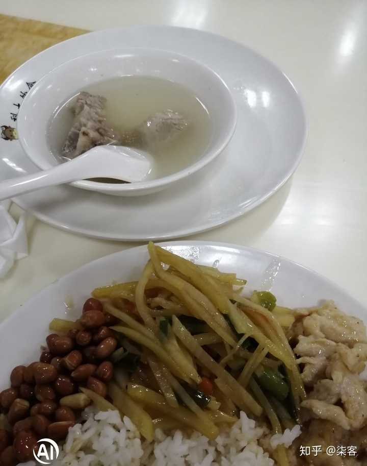 大学生在食堂点三个菜丢人吗?