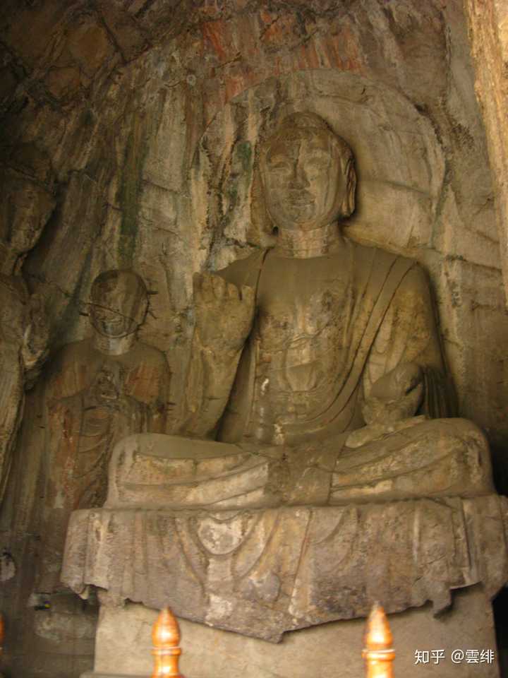 「龙门石窟」是一个什么景点,有哪些历史典故和推荐的