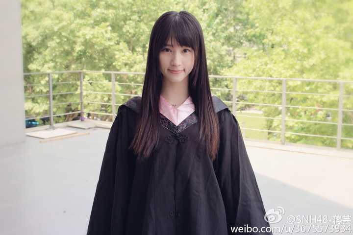 如何评价snh48里的蒋芸,感觉她真的很好,为什么人气不是特别高呢?