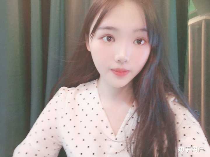 怎么看待长得漂亮却很自卑的女生?