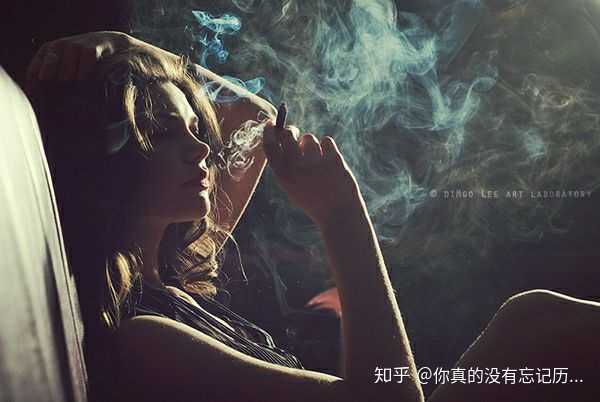 有无酷一点的抽烟男头?