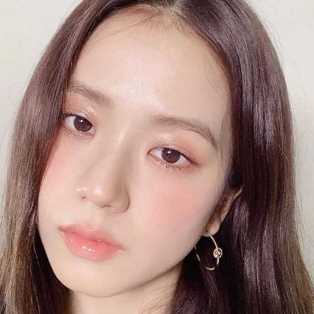 男生喜欢女生化什么样的妆?还是纯素颜?