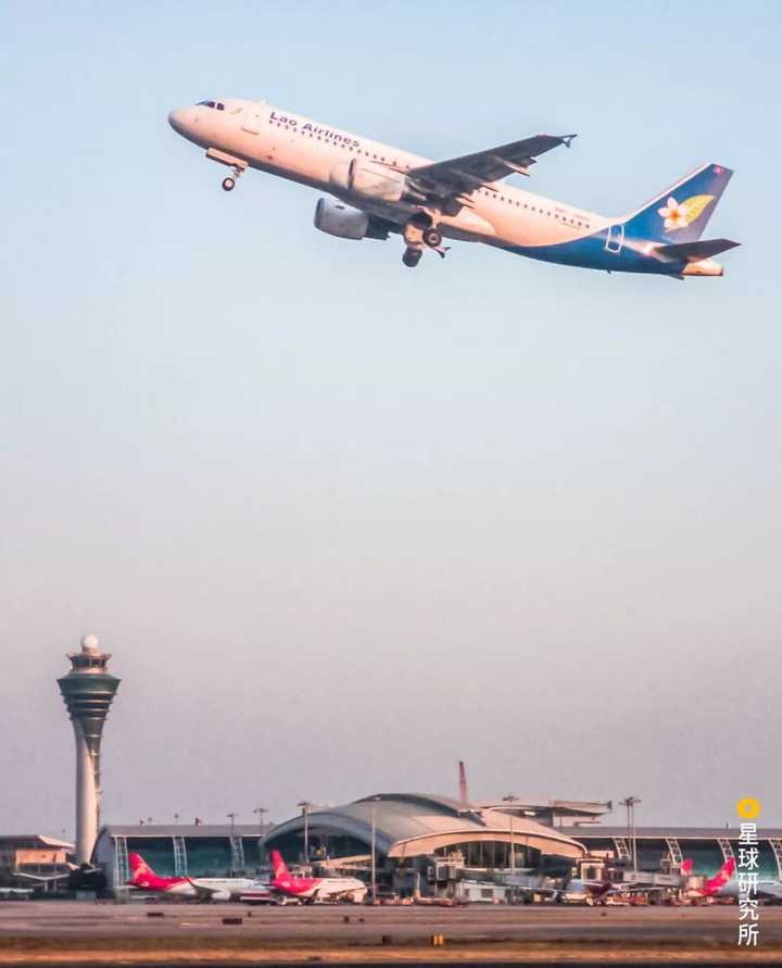 15.广州白云国际机场起飞的航班,摄影师@林宇先