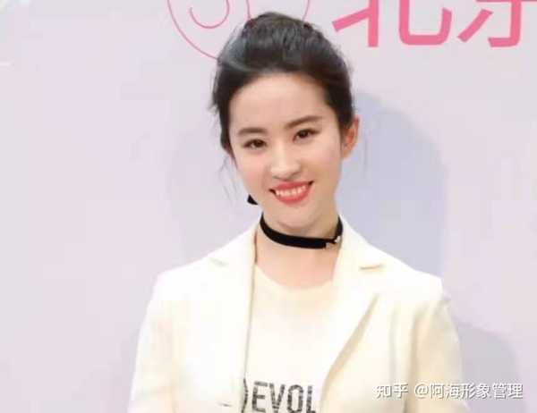 阿海形象管理 的想法: 4,椭圆脸型 这是女性中最完美
