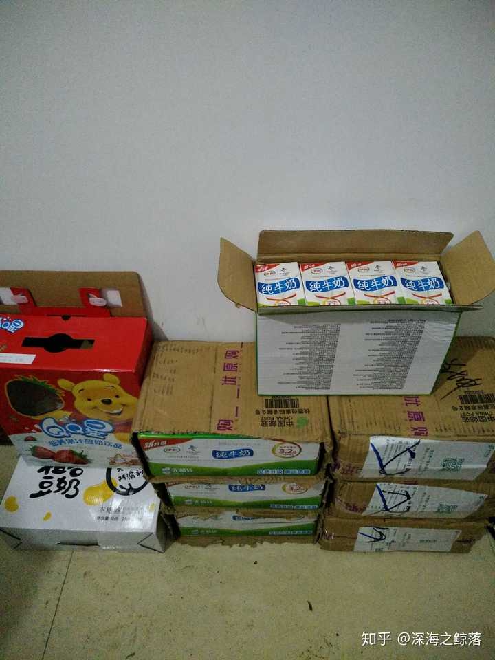 购买了20箱纯牛奶,我和妹妹每人十箱