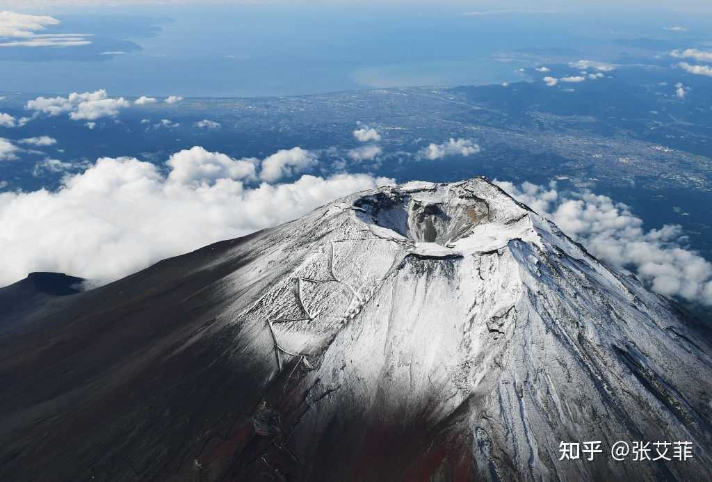 张艾菲 的想法《富士山の初冠雪 富士山是日本人心中 知乎