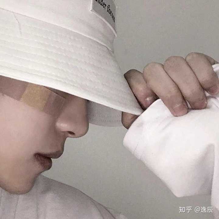 有什么好看干净的男头像?