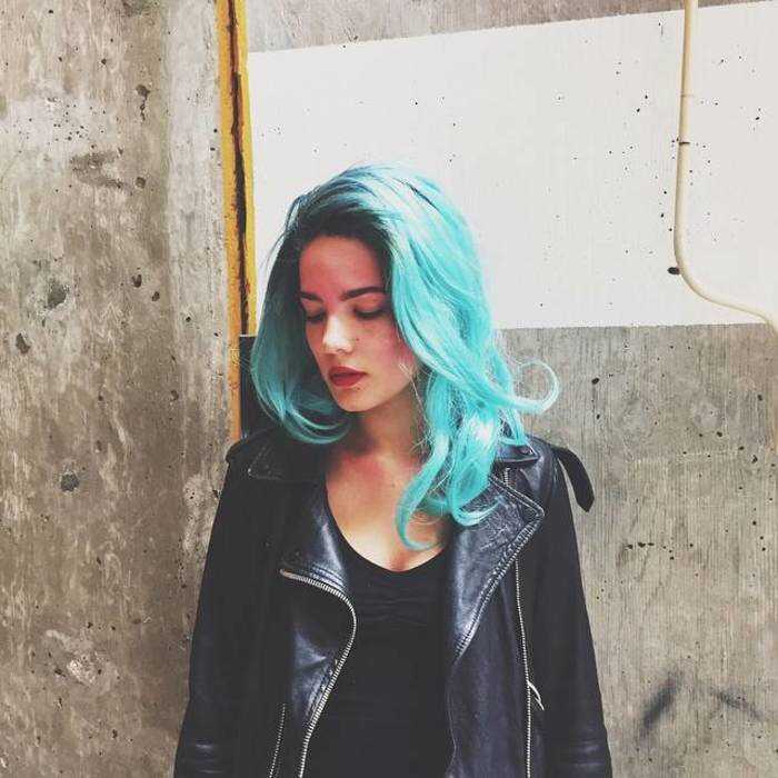 如何评价美国女歌手 halsey?