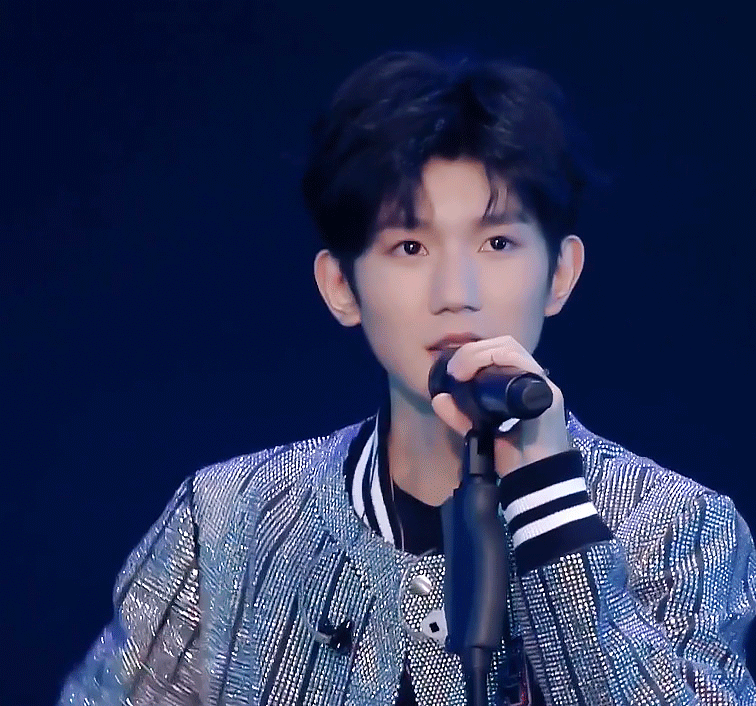 如何看待王源2019烎潮音发布夜笑场?