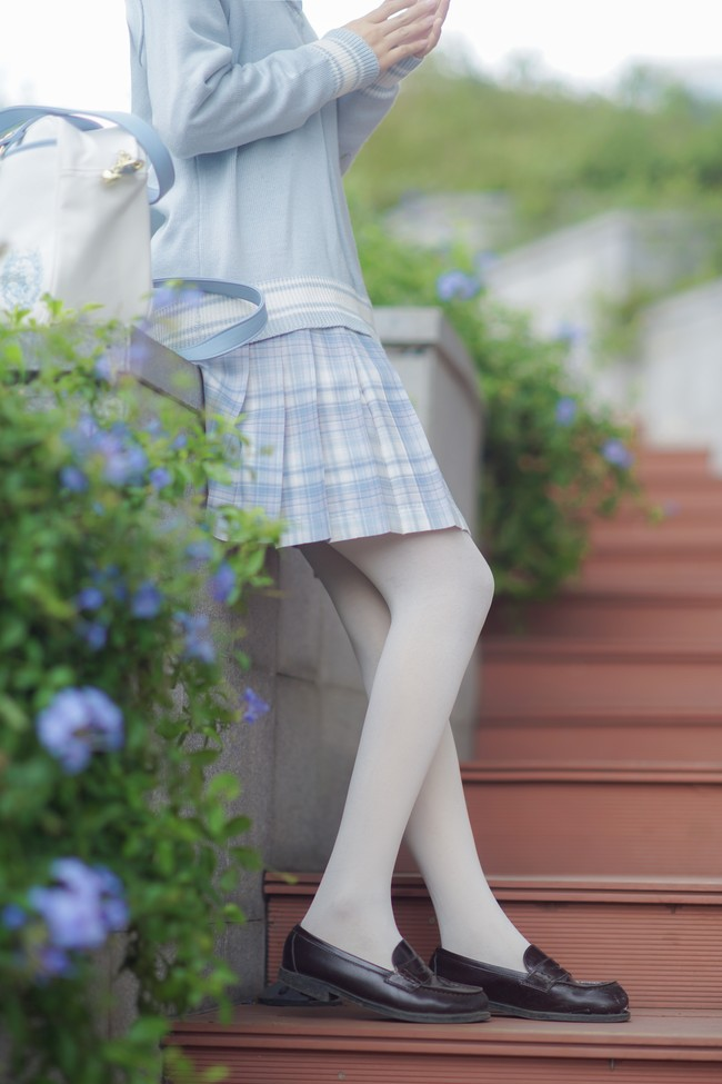 好的 以上都没什么意思,以下才是重点,大量美少女安利~欢迎点击作